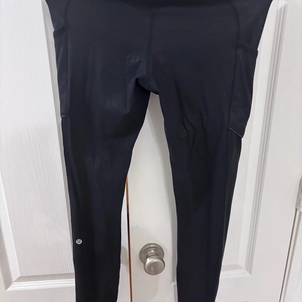 SET of 2- Lululemon Speed Up Black Foil and Energy Bra in size 6 - Picture 8 of 12